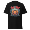 Svart t-shirt med ett detaljerat tryck av en ondskefullt leende pumpa och texten "Trick or Treat" i blodrött ovanför.